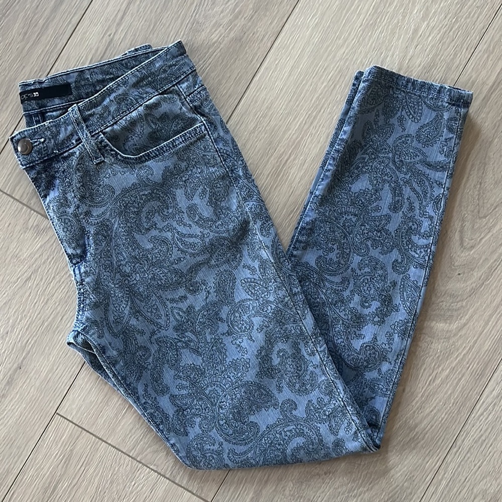 Joes jeans size 27 high water with printed paisley design